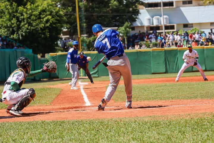 Industriales y Granma por mantener invictos en Liga Élite de béisbol Industriales y Granma por mantener invictos en Liga Élite de béisbol