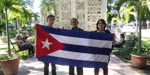 Estudiantes cubanos Estudiantes cubanos