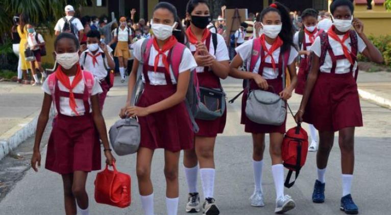 El retorno a las aulas y el uniforme escolar El retorno a las aulas y el uniforme escolar