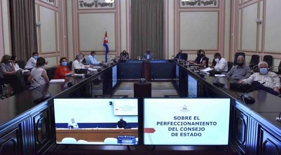 Aprueba Consejo de Estado dos nuevos decretos leyes Aprueba Consejo de Estado dos nuevos decretos leyes