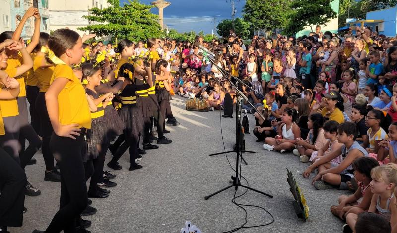 Diversas actividades se desarrollarán en barrios y comunidades espirituanas para celebrar el Día de los Niños. (Fotos: Facebook)