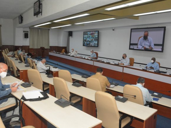 Chequea presidente cubano importantes programas de gobierno Chequea presidente cubano importantes programas de gobierno