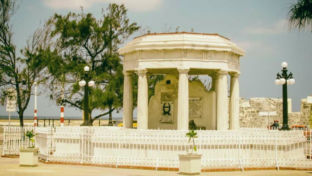 monumento estudiantes medicina 1